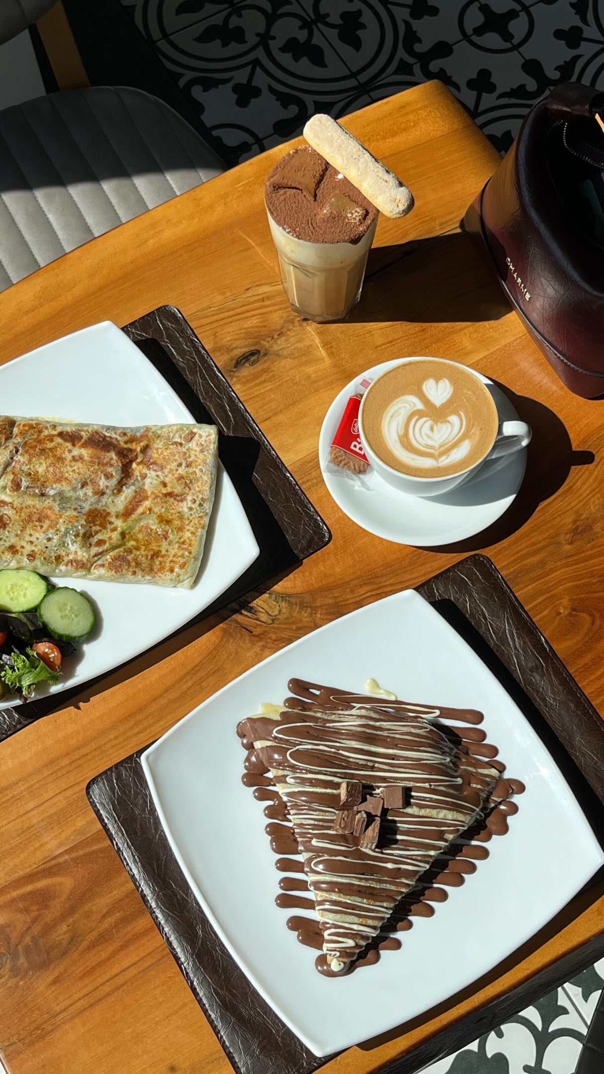 Coffee, crêpes and dessert at Odoo Cafe